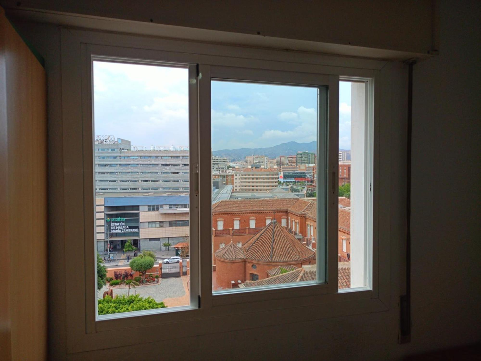 Habitacion Privada Centro Malaga Cerca Tren Maria Zambrano Y Playa Muy Buena Conexion Wifi Exteriér fotografie